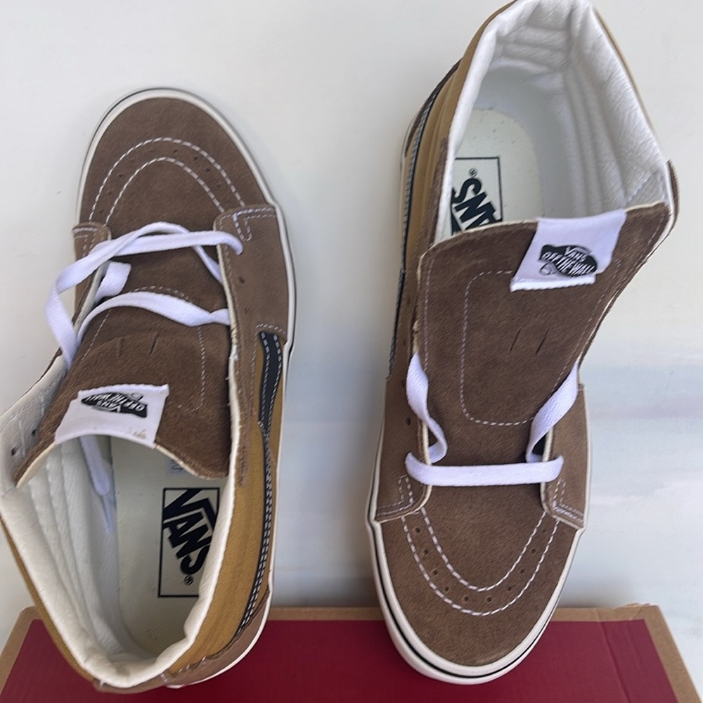 Vans Men’s Sk8-Hi Canvas/Suede Pop Brown/Mu
VN000CMXBF0
Sneakers - Picture 6 of 16